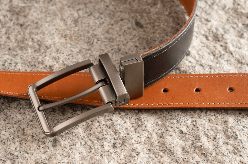 Cinturón Reversible  ULMMO 100% Cuero Graso Negro y Camel  – Hecho a Mano en Chile