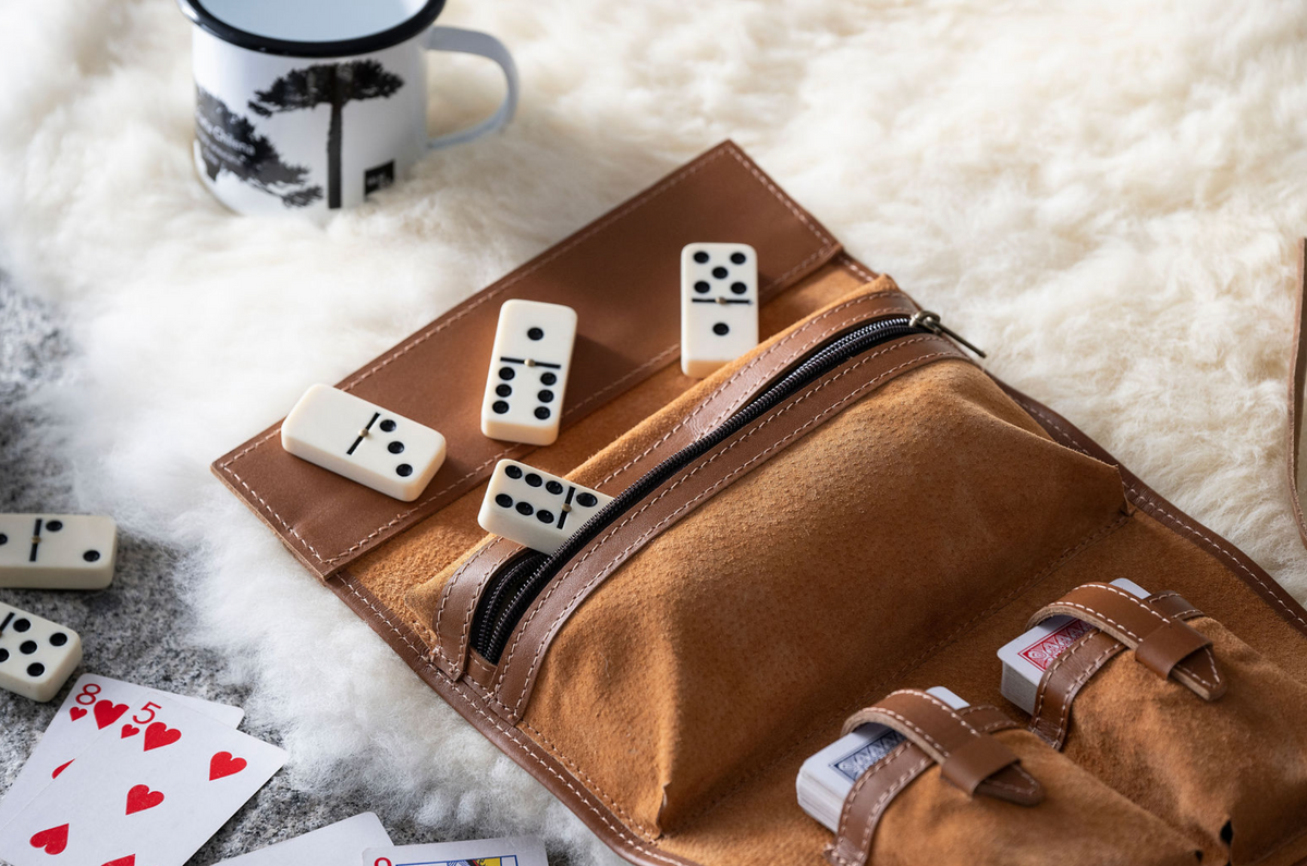 Juego de Cartas y Dominó Aysén - Cuero Carpincho Tostado