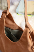 Cartera cuero carpincho con forro lino verde musgo