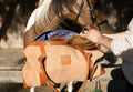 Bolso ULMMO Cuero Camel - forro cóndor azul