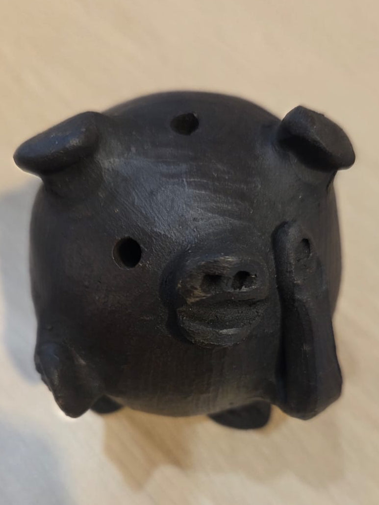 Chancho de greda negra porta incienso