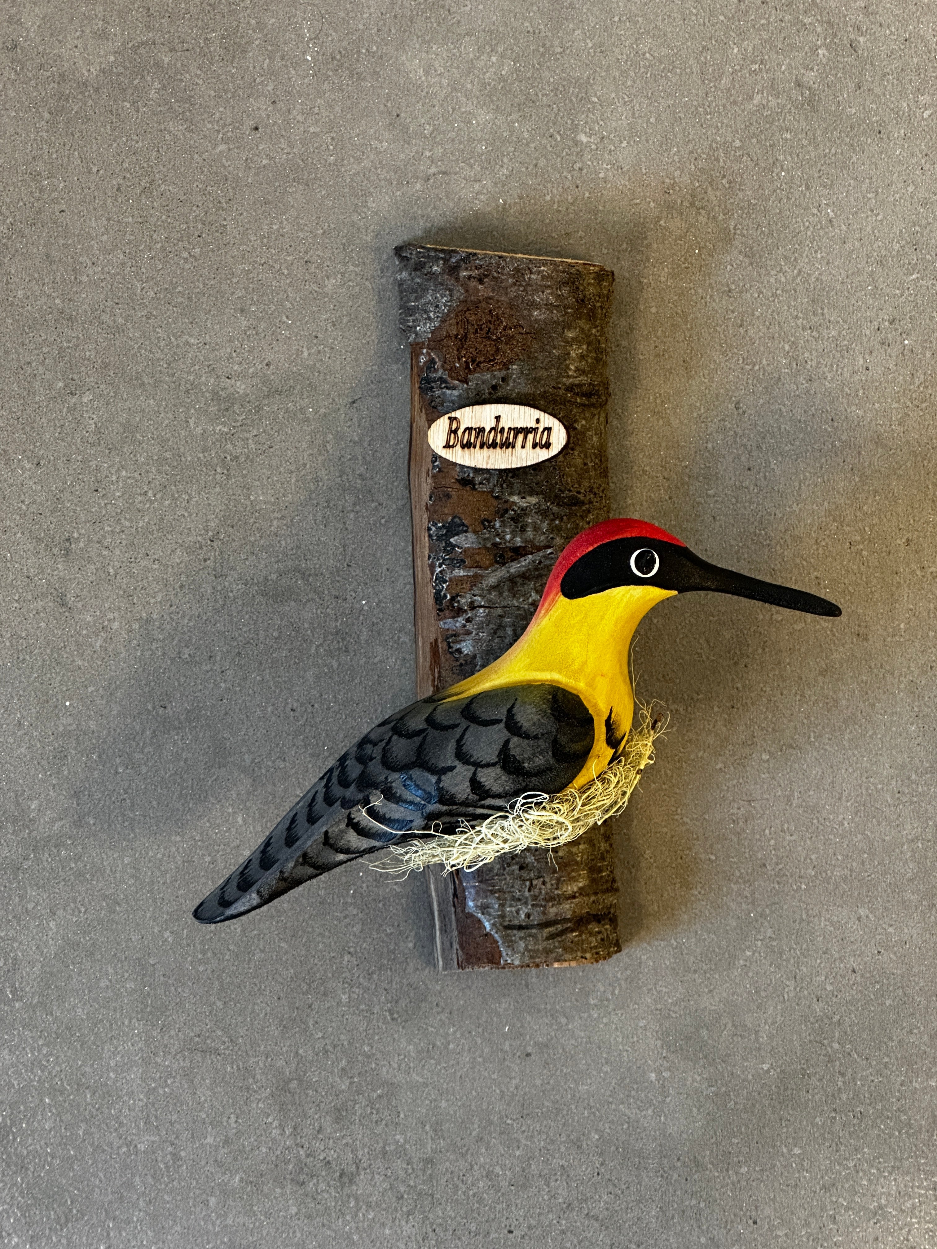 Bandurria tallada en madera nativa