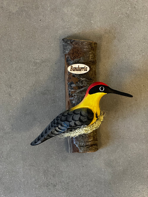 Bandurria tallada en madera nativa