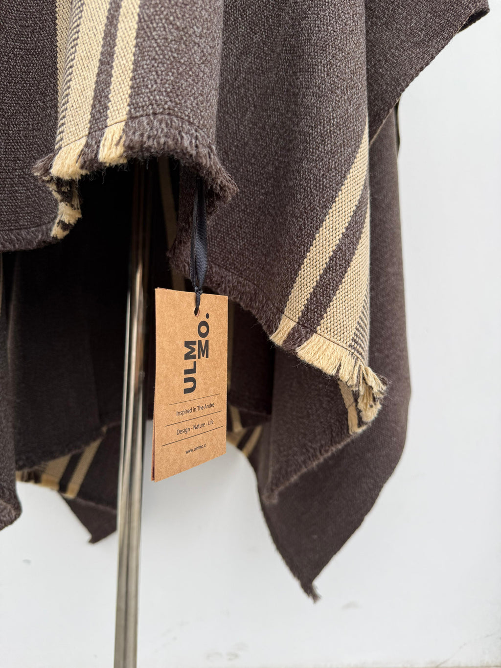 Poncho Peinecillo con Capucha -  Lana y Alpaca  - Café Moro con Beige