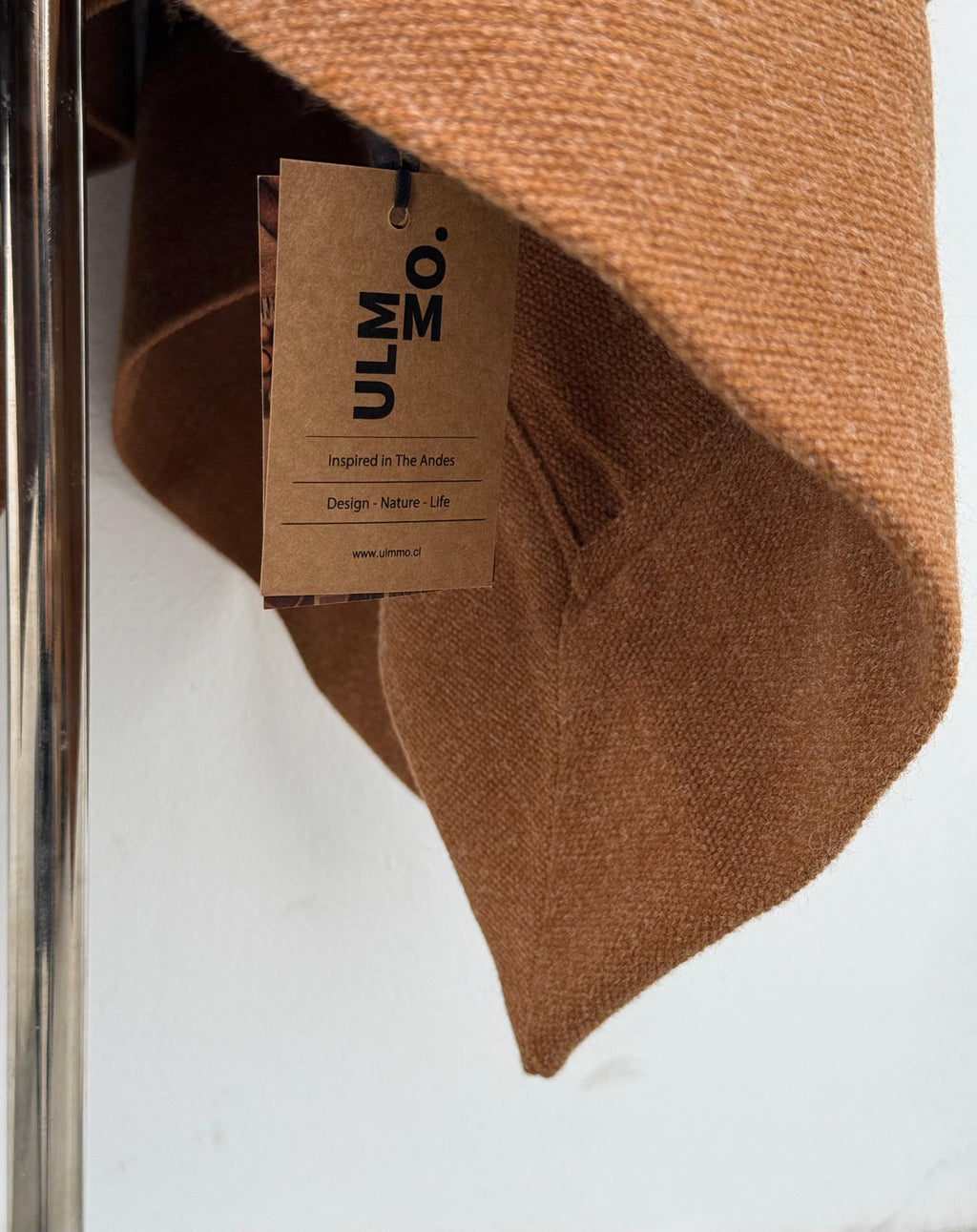 Poncho con Borde Enhuinchado  -  Lana y Alpaca  - Camel
