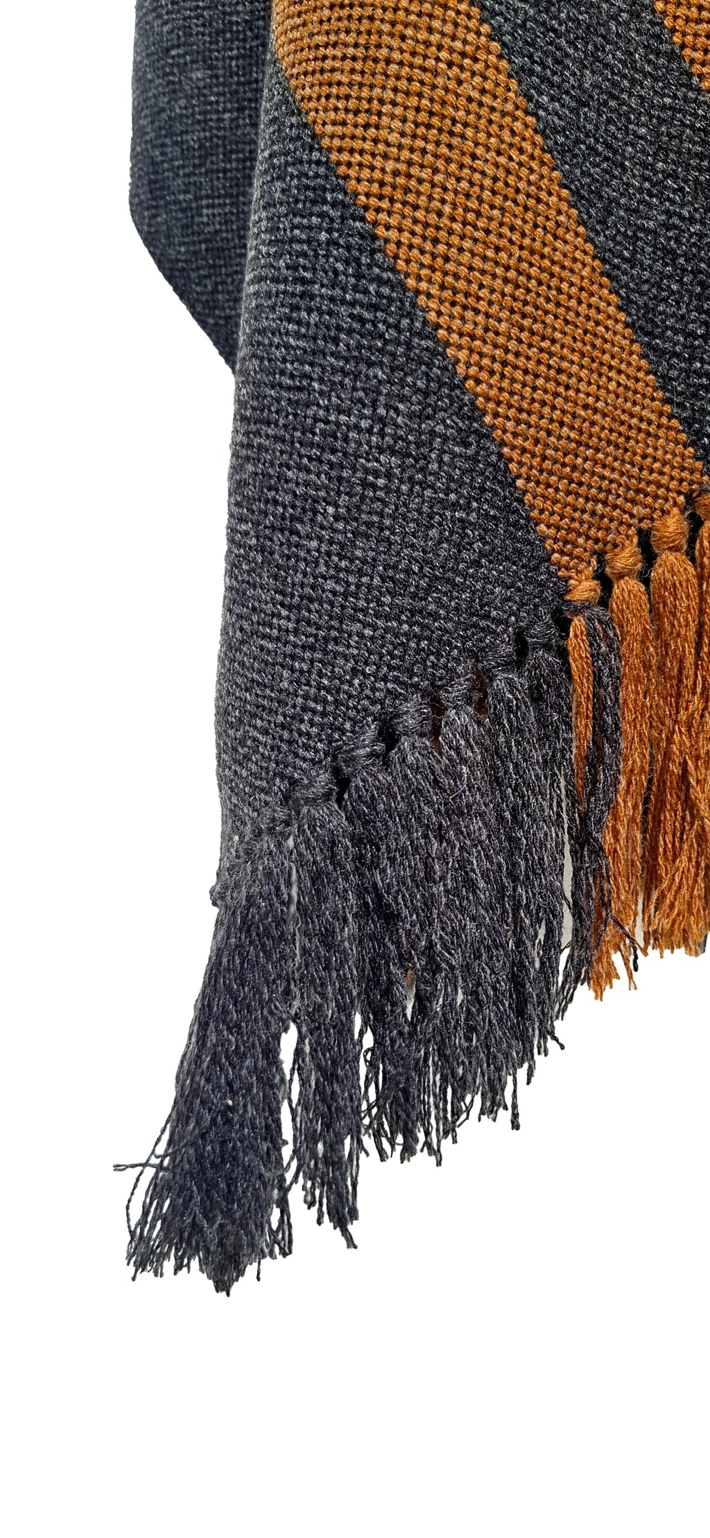 Ruana Flecos - Lana y Alpaca - Marengo con Líneas Camel