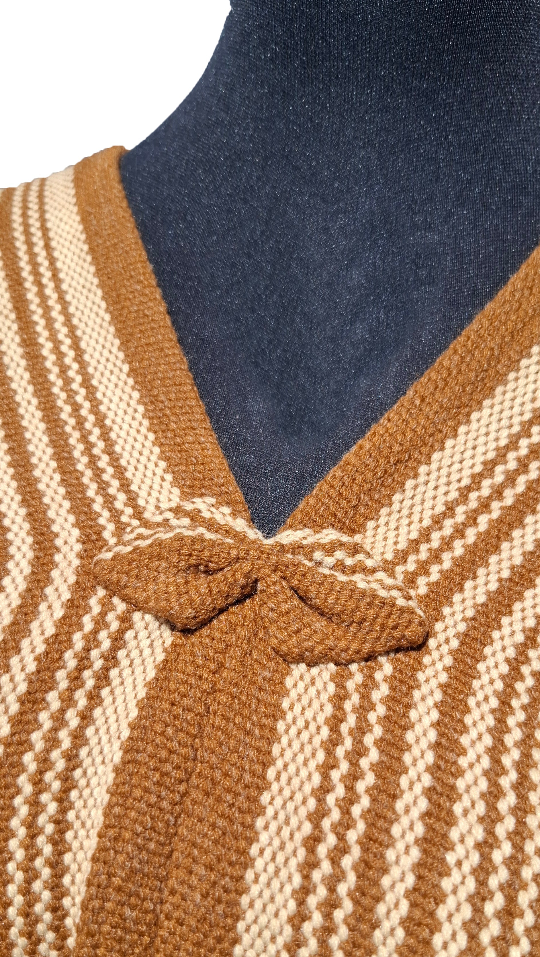 Poncho Tradicional Lana - Camel con Líneas Crudo - Creado en Chile
