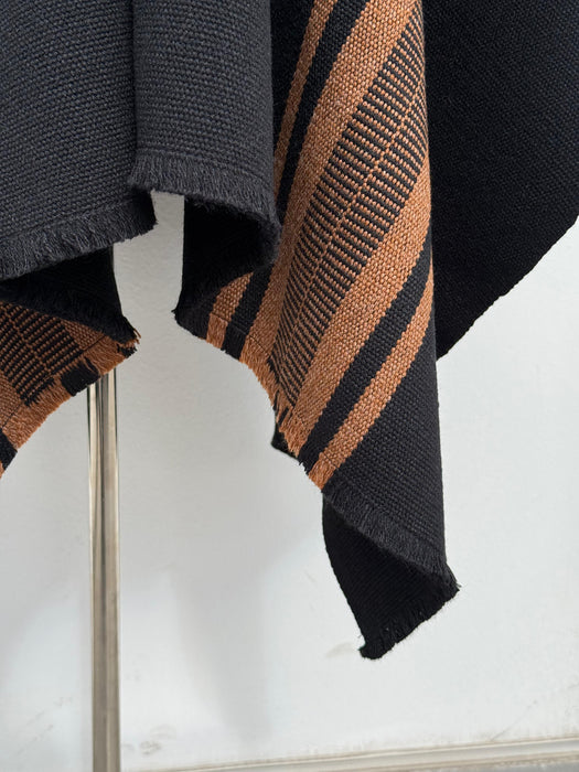 Poncho Peinecillo -  Lana y Alpaca  - Negro con Camel