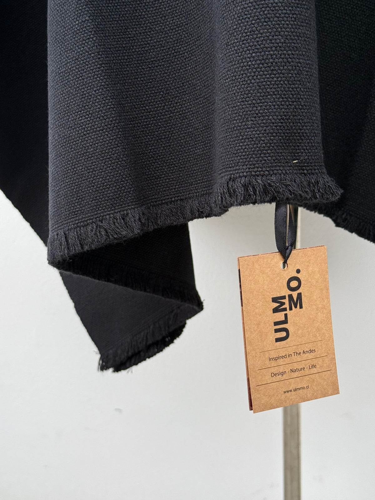 Poncho Tradicional Lana con Capucha - Negro - Creado en Chile
