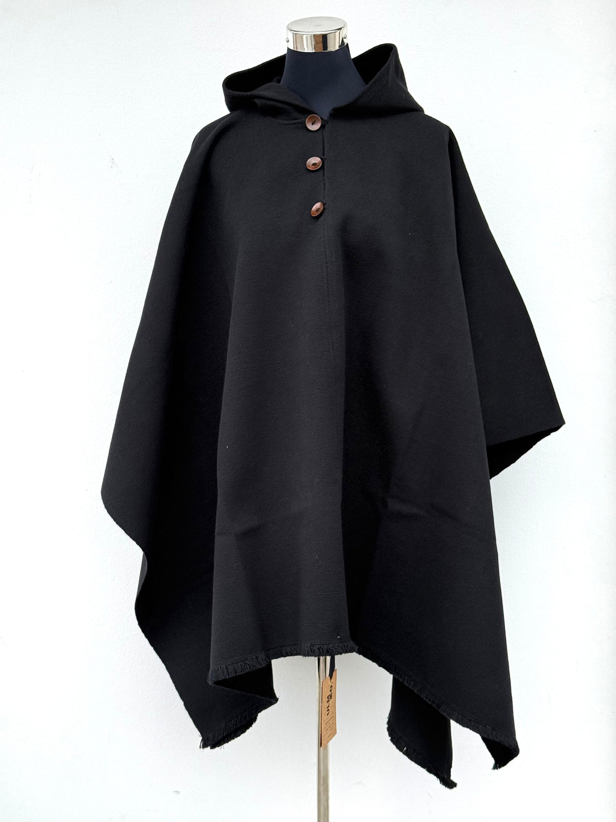 Poncho Tradicional Lana con Capucha - Negro - Creado en Chile