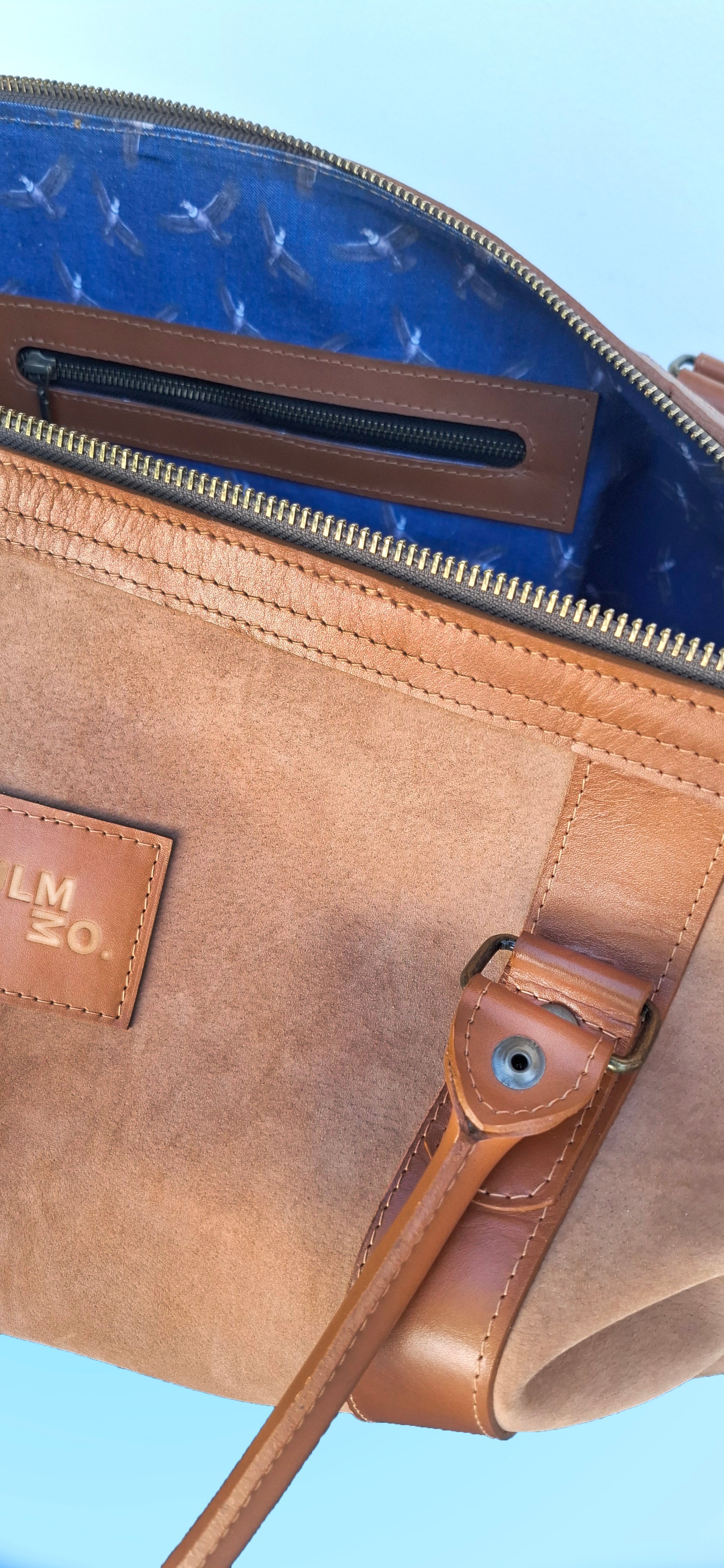 Bolso ULMMO Cuero Camel - forro cóndor azul