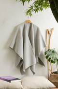 Ruana de Lana Merino Gris Claro bouclé - ULMMO Origen